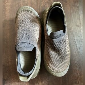 Hoka Restore TC slip on sneaker